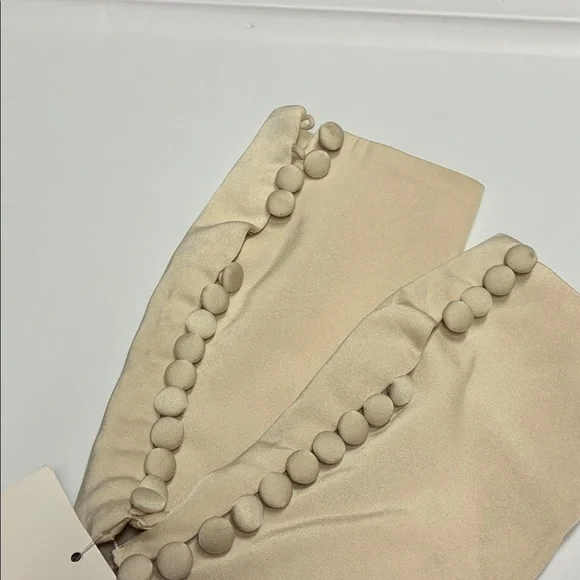 NWT. Zara Cream Satin Effect Fingerless Gloves with Self Lined Buttons. - Picture 5 of 13